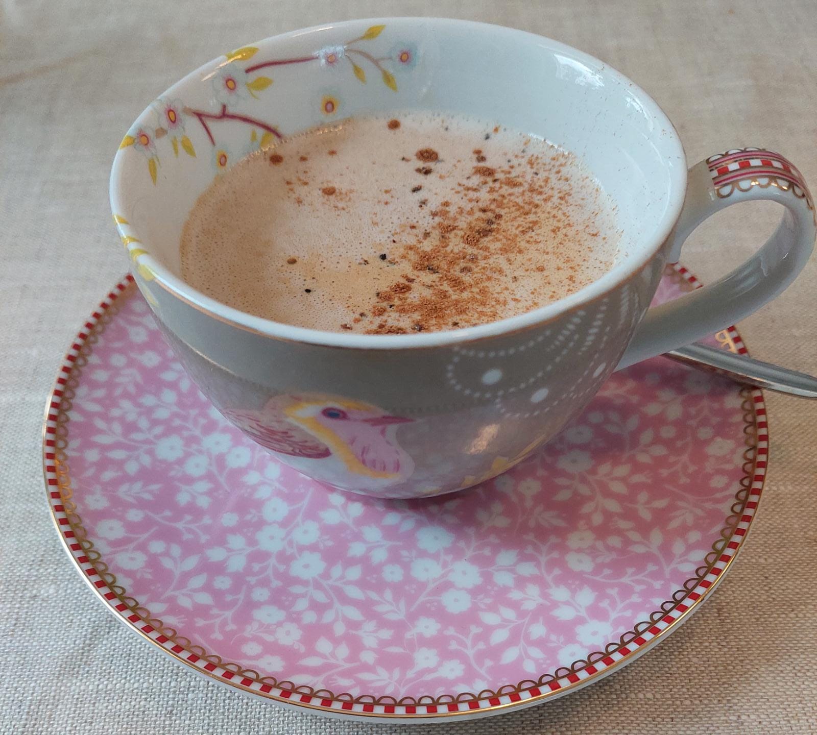 Itse tehty kauramaito ja vihreä presidentti